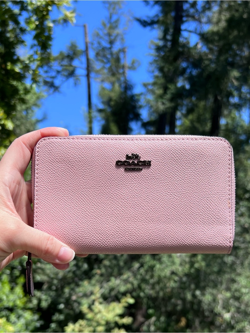COACH Medium Pink Zip-Around Crossgrain Leather Wallet Gunmetal Hardware AUTHNTC